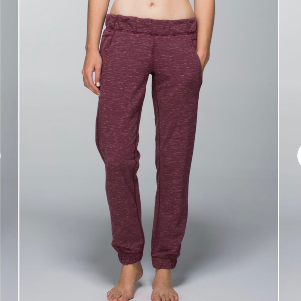 Lululemon Sattva Joggers Sweatpants Burgundy w/ Pockets Woman’s Sz 6